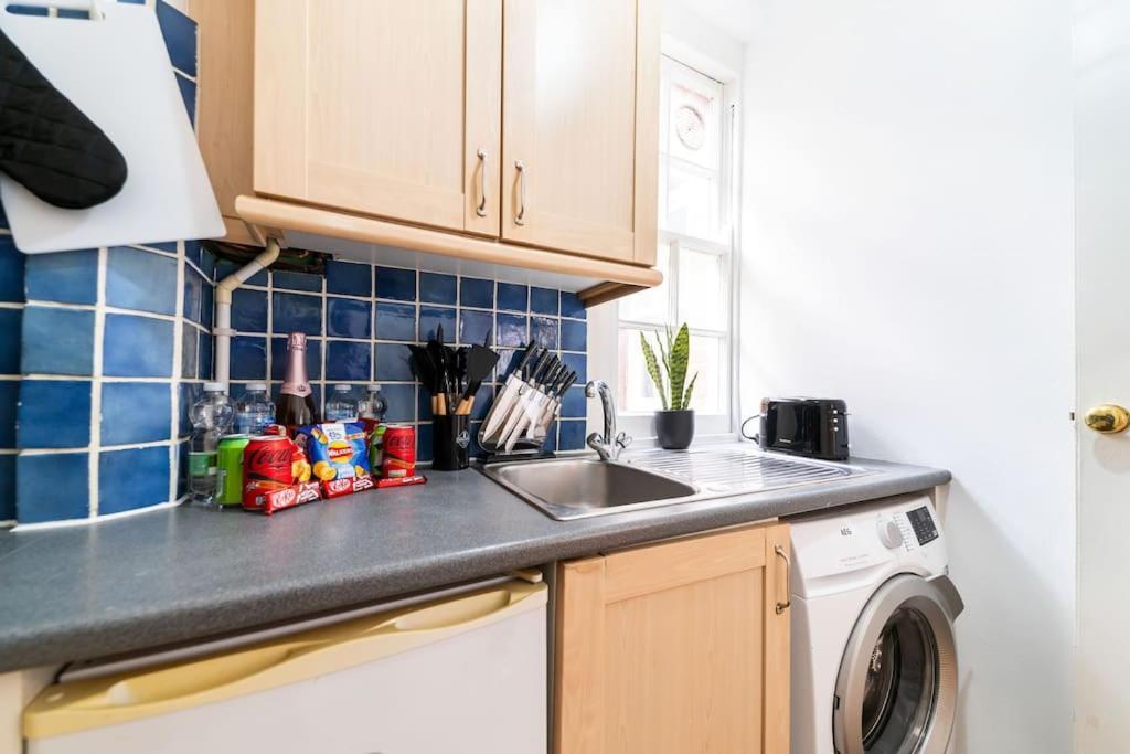 Beautiful One Bedroom Flat In Tavistock Place Лондон Экстерьер фото