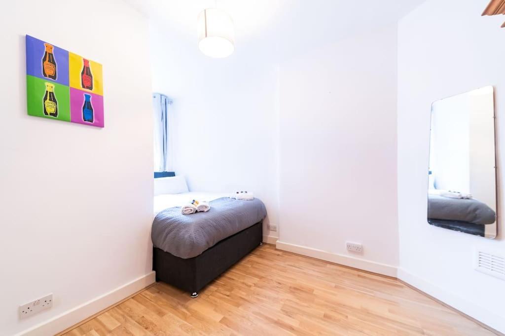 Beautiful One Bedroom Flat In Tavistock Place Лондон Экстерьер фото